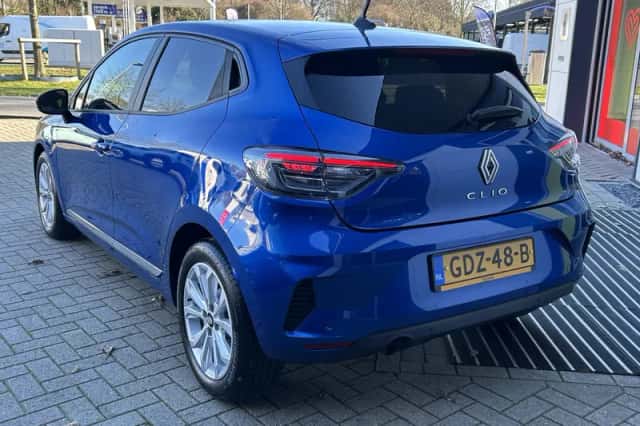 Renault Clio (2024) thumbnail 6