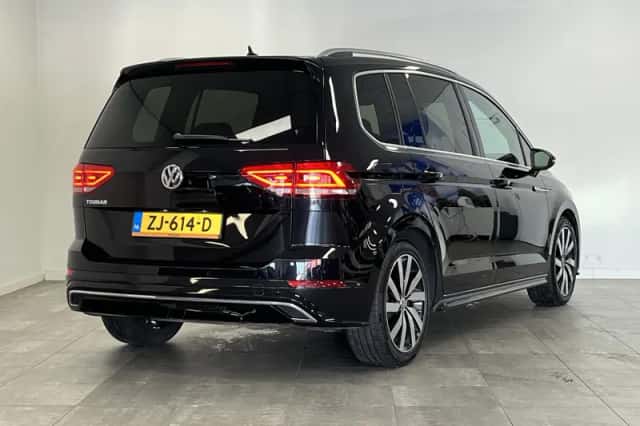 Volkswagen Touran (2019) thumbnail 2