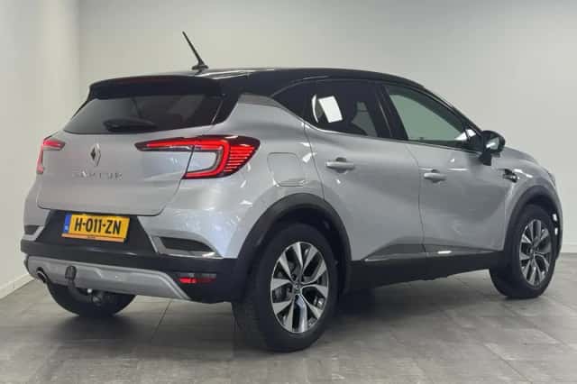 Renault Captur (2020) thumbnail 2