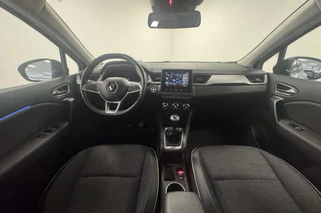 Renault Captur (2020) thumbnail 3