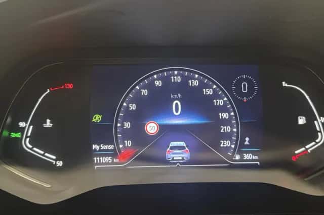 Renault Captur (2020) thumbnail 4