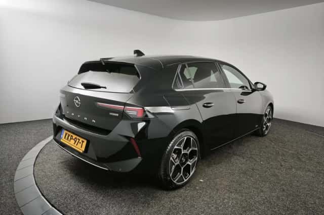 Opel Astra (2022) thumbnail 2