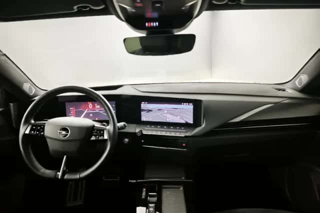 Opel Astra (2022) thumbnail 3