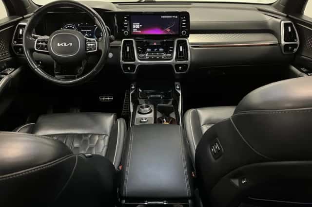 Kia Sorento (2022) thumbnail 3