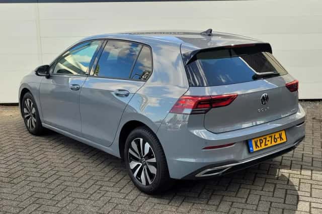 Volkswagen Golf (2023) thumbnail 6