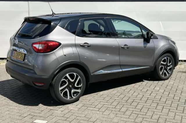 Renault Captur (2015) thumbnail 2