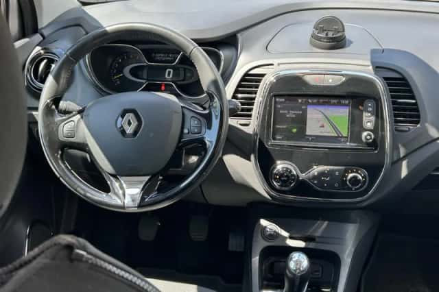 Renault Captur (2015) thumbnail 3
