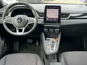 Renault Captur (2022) thumbnail 3