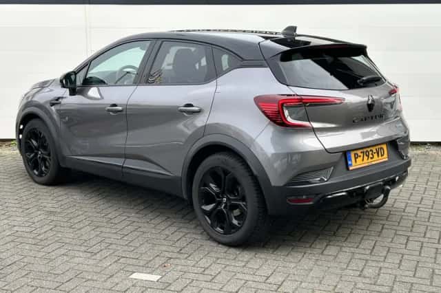 Renault Captur (2022) thumbnail 6