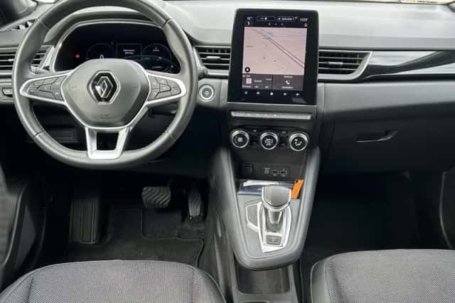 Renault Captur (2022) thumbnail 3