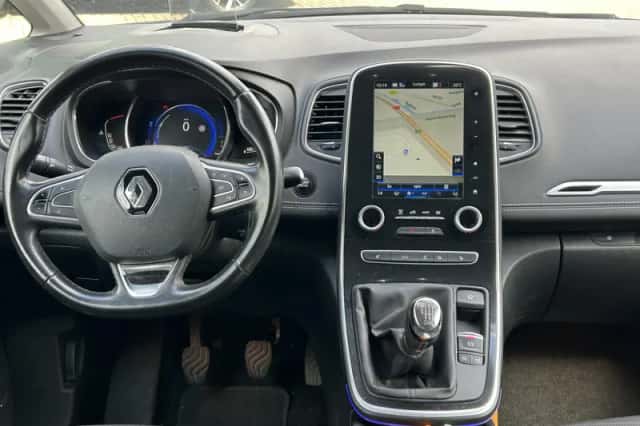 Renault Scénic (2017) thumbnail 3