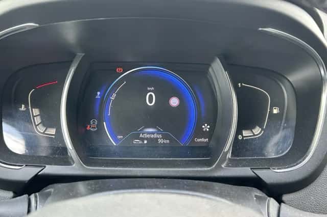 Renault Scénic (2017) thumbnail 4