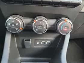 Renault Clio (2024) thumbnail 13