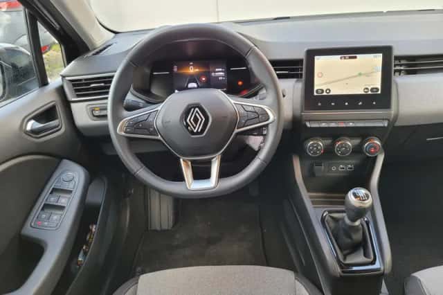 Renault Clio (2024) thumbnail 3
