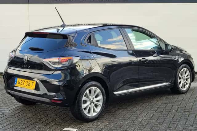 Renault Clio (2024) thumbnail 2
