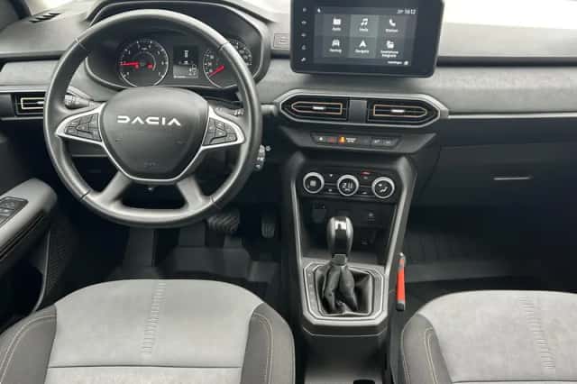 Dacia Sandero Stepway (2024) thumbnail 3