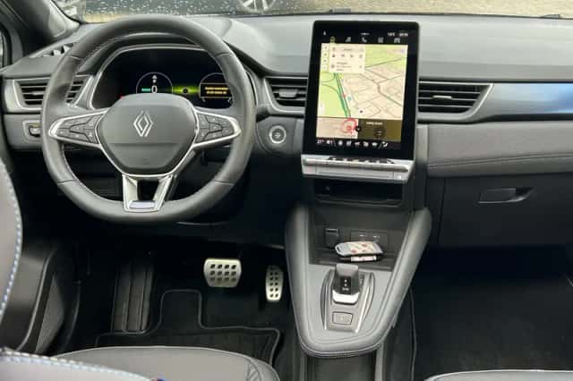 Renault Captur (2025) thumbnail 3