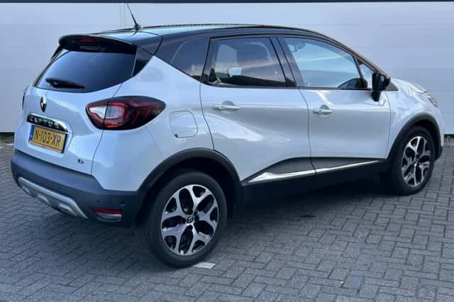 Renault Captur (2017) thumbnail 2
