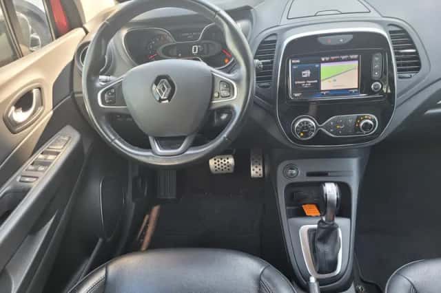 Renault Captur (2017) thumbnail 3