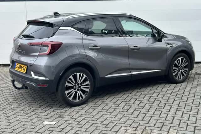 Renault Captur (2020) thumbnail 2
