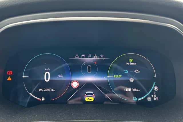 Renault Captur (2020) thumbnail 4