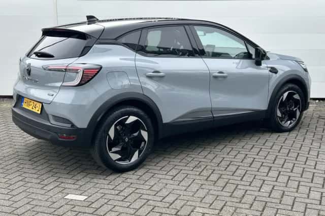 Renault Captur (2025) thumbnail 2