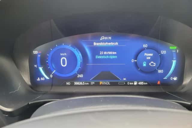 Ford Kuga (2023) thumbnail 4