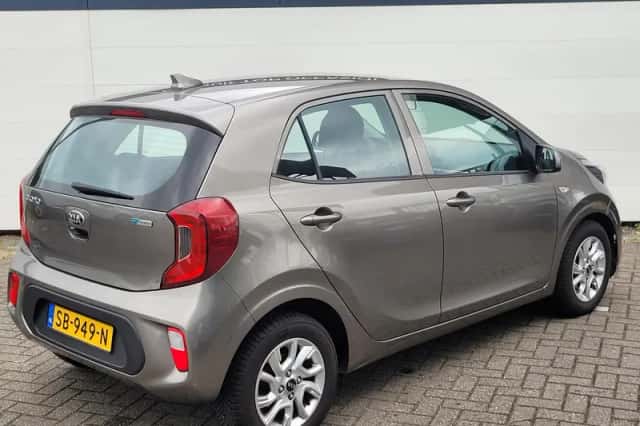 Kia Picanto (2018) thumbnail 2