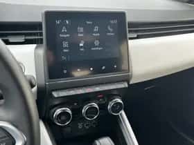 Renault Clio (2023) thumbnail 32