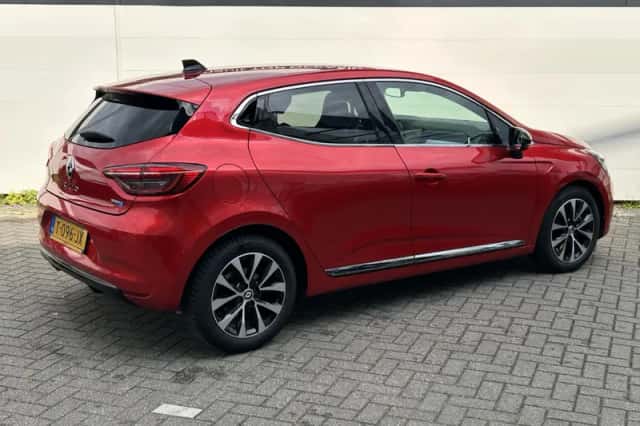 Renault Clio (2023) thumbnail 2