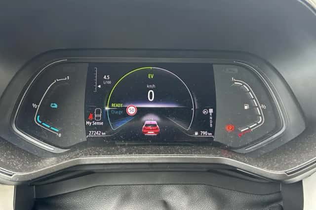 Renault Clio (2023) thumbnail 4