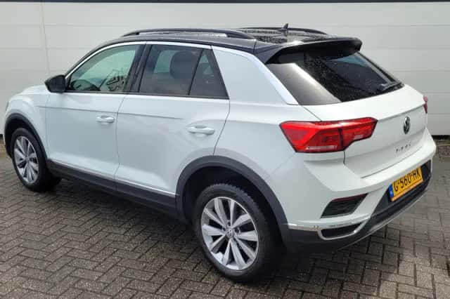 Volkswagen T-Roc (2018) thumbnail 6