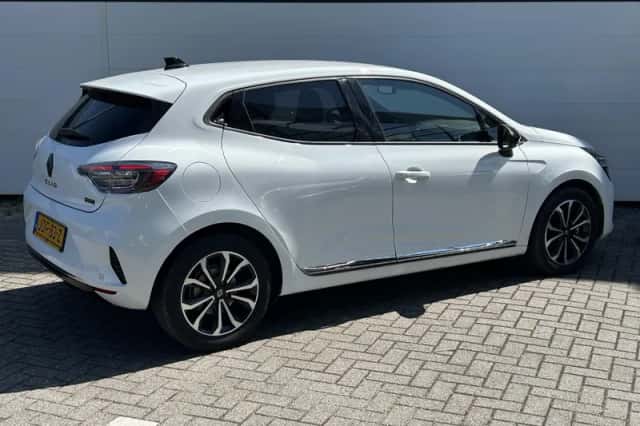 Renault Clio (2025) thumbnail 2