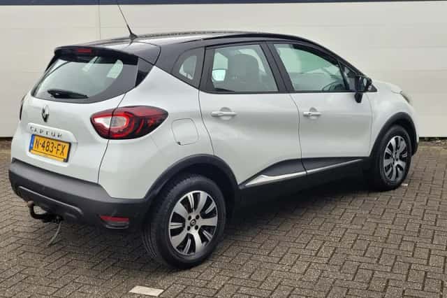 Renault Captur (2019) thumbnail 2
