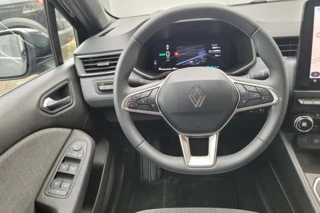 Renault Clio (2024) thumbnail 3