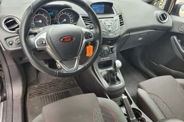 Ford Fiesta (2017) thumbnail 3