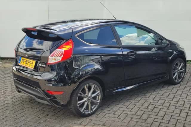Ford Fiesta (2017) thumbnail 2