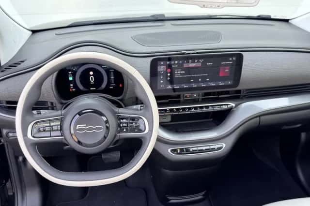 Fiat 500C (2021) thumbnail 4