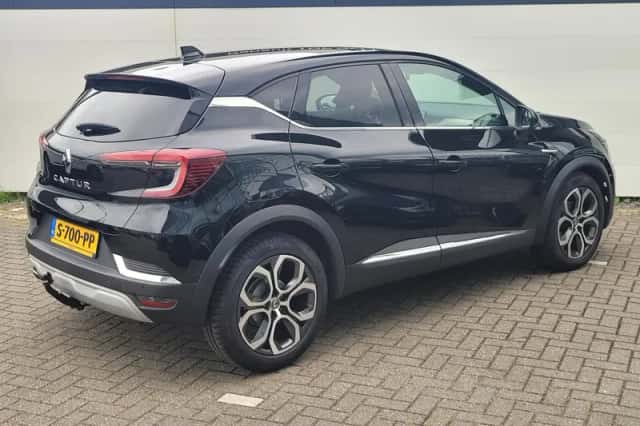 Renault Captur (2021) thumbnail 2