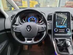 Renault Scénic (2016) thumbnail 10