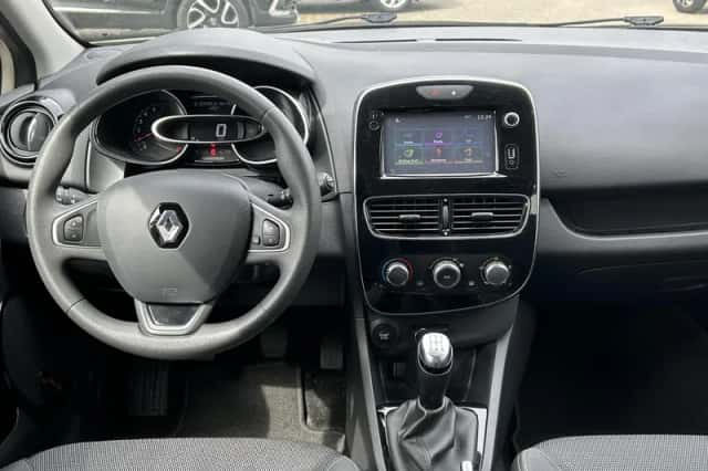Renault Clio (2018) thumbnail 3