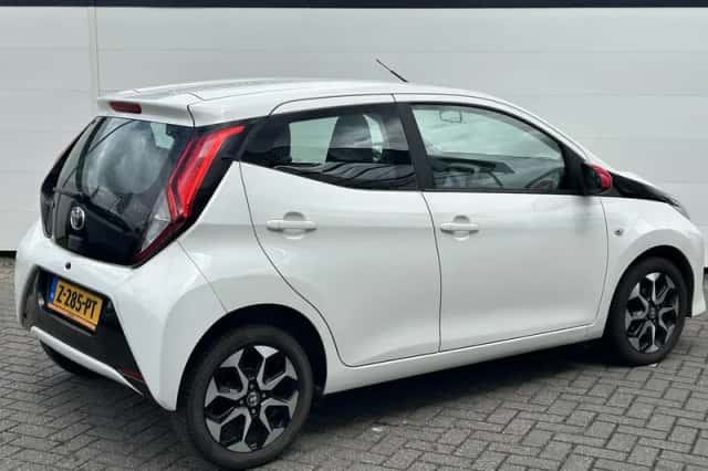 Toyota Aygo (2020) thumbnail 2