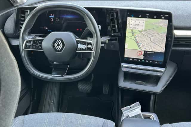 Renault Mégane E-Tech (2023) thumbnail 3