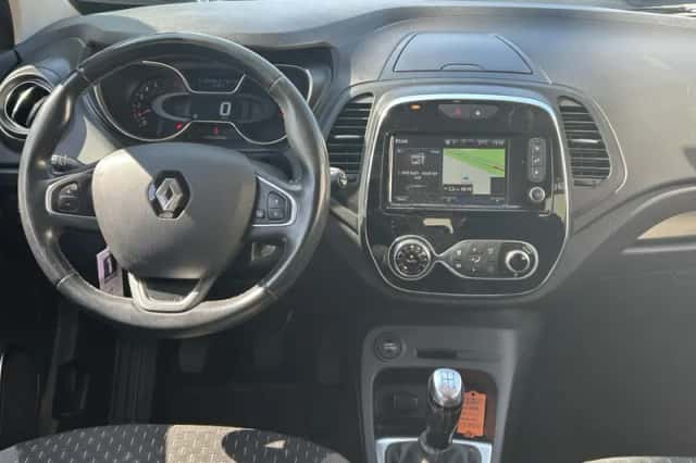 Renault Captur (2018) thumbnail 3