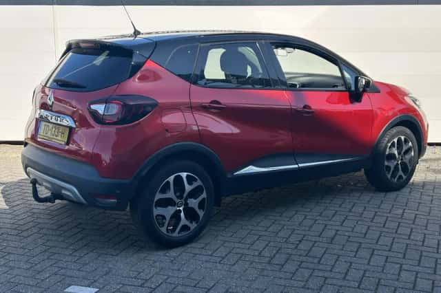 Renault Captur (2018) thumbnail 2