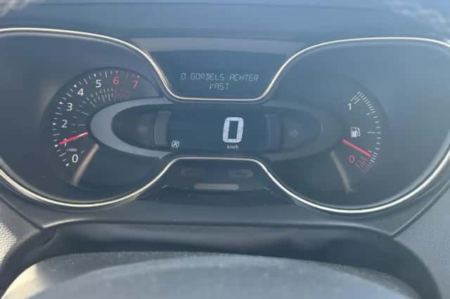 Renault Captur (2018) thumbnail 4