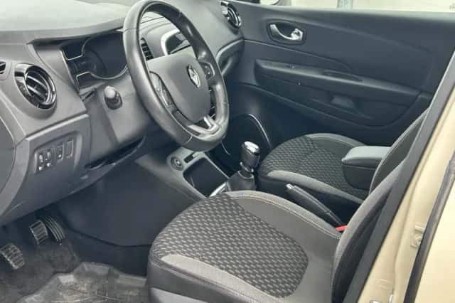 Renault Captur (2019) thumbnail 6