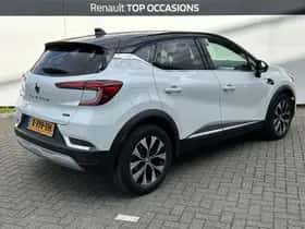 Renault Captur (2024) thumbnail 2