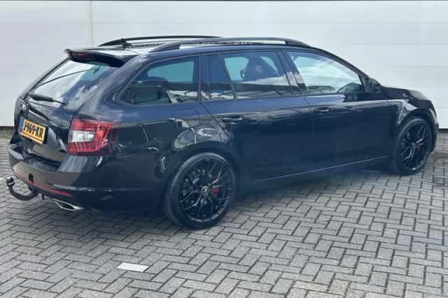 Škoda Octavia (2019) thumbnail 2