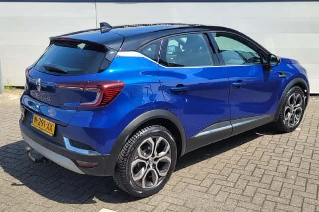 Renault Captur (2021) thumbnail 2